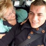 【無修正 動画】外国人のおばさんとイケメンが車内で濃厚カーセックス